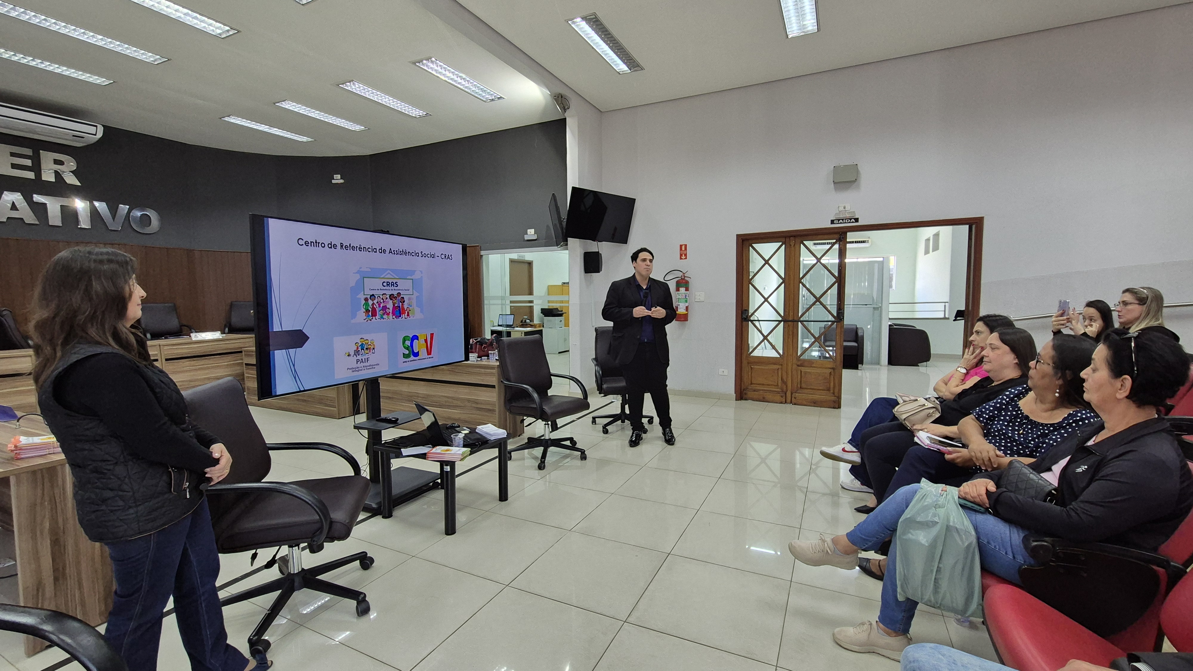 Câmara Municipal realiza palestra sobre Assistência Social em parceria com o CREAS e o CRAS