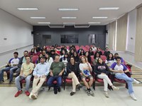 Alunos da Escola Pei Cel. Eugênio Euclydes Pereira da Motta realizam visita técnica à Câmara Municipal 