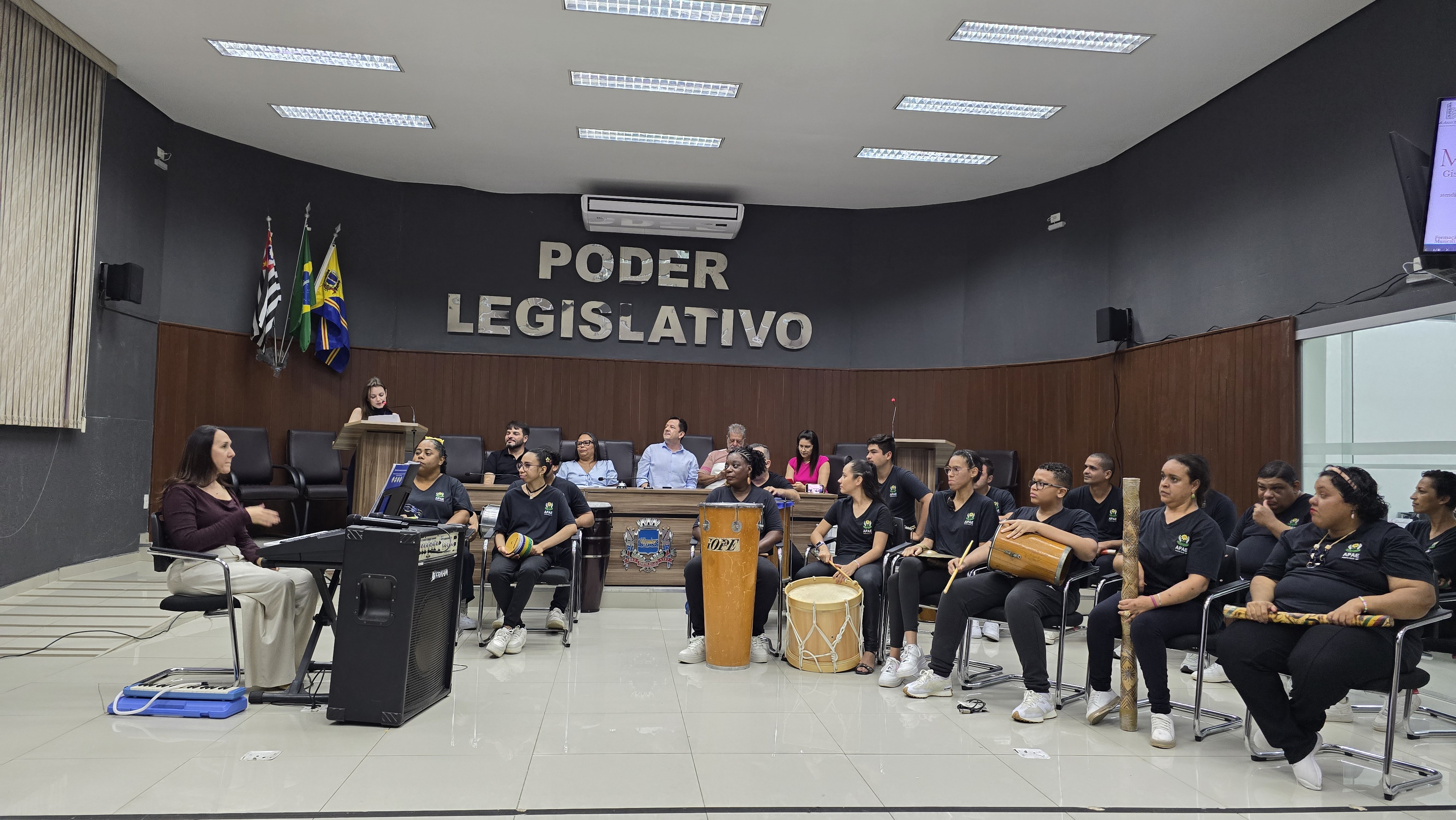 Evento Entre Vozes e Vivências: Perspectivas do Espectro Autista reúne cerca de 90 pessoas na Câmara Municipal